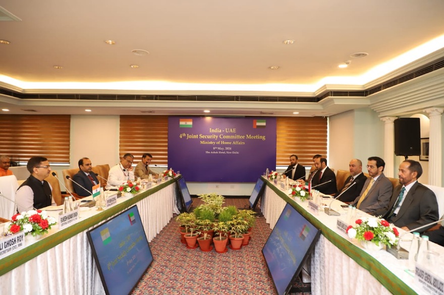 اللجنة الأمنية المشتركة الإماراتية الهندية تبحث سبل تعزيز العلاقات الثنائية القائمة بين البلدين في المجالات الشرطية والأمنية 